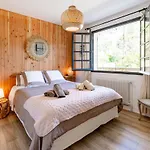Вилла 6Br Coastal Villa | Pool | Garden Serenity