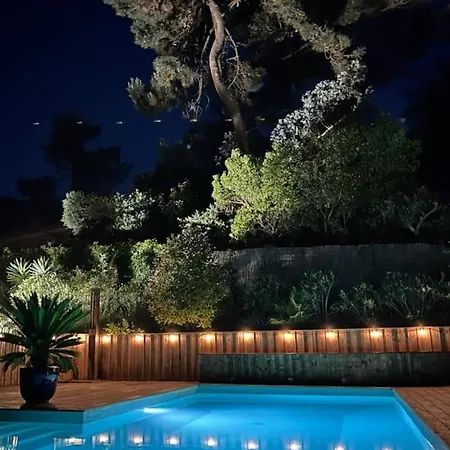 6br Coastal | Pool | Garden Serenity